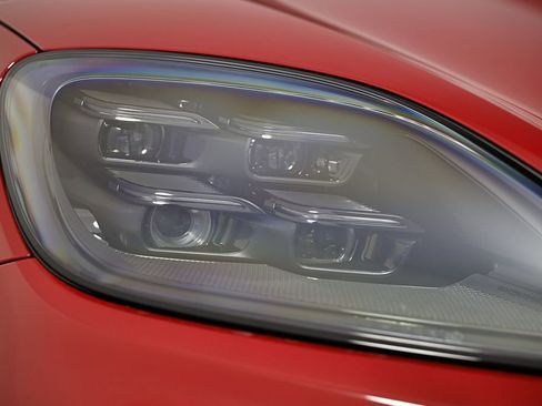 New 2026 Porsche Cayenne GTS image 17