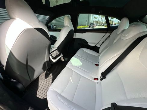 Used 2022 Tesla Model S image 28