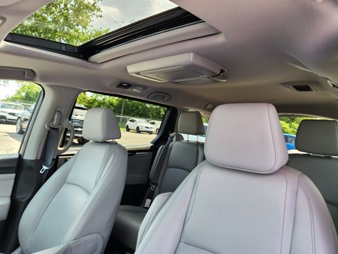 Used 2024 Honda Odyssey Touring image 12