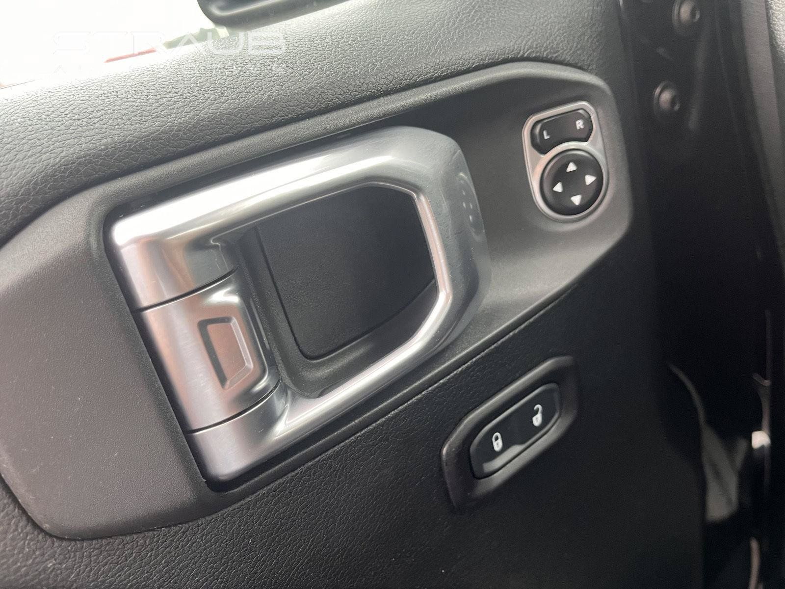 Used 2020 Jeep Gladiator Sport w/ Quick Order Package 24S AWD/4WD image 28