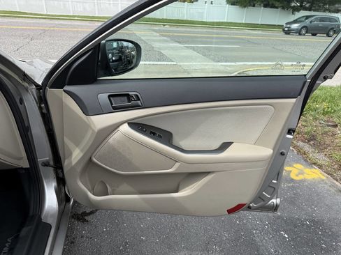 Used 2013 Kia Optima LX image 9