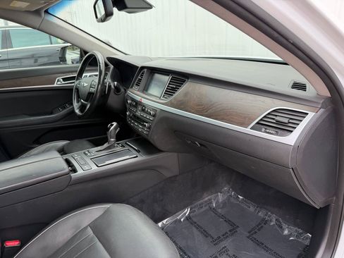 Used 2015 Hyundai Genesis 5.0 RWD image 17