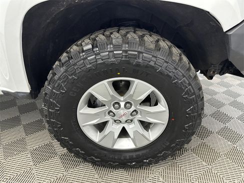 Used 2018 GMC Canyon SLE w/ SLE Convenience Package image 12