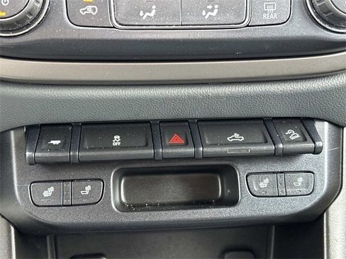 Used 2018 Chevrolet Colorado Z71 image 23