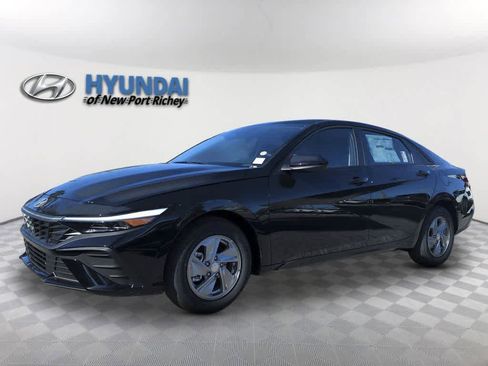 New 2026 Hyundai Elantra SE FWD image 1