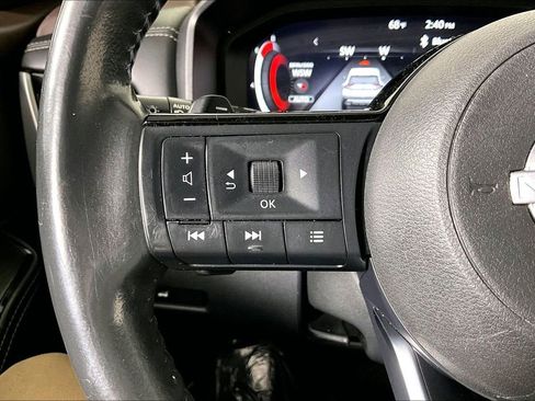 Used 2022 Nissan Rogue Platinum w/ Head-Up Display Package image 18