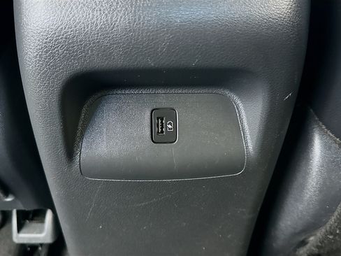 Used 2021 Nissan Sentra SR w/ SR Premium Package FWD image 17