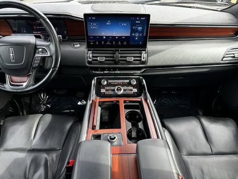 Certified 2023 Lincoln Navigator Reserve AWD/4WD image 15