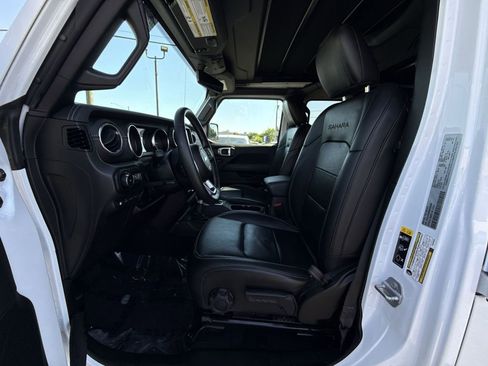 Used 2022 Jeep Wrangler Unlimited Sahara w/ Cold Weather Group AWD/4WD image 13