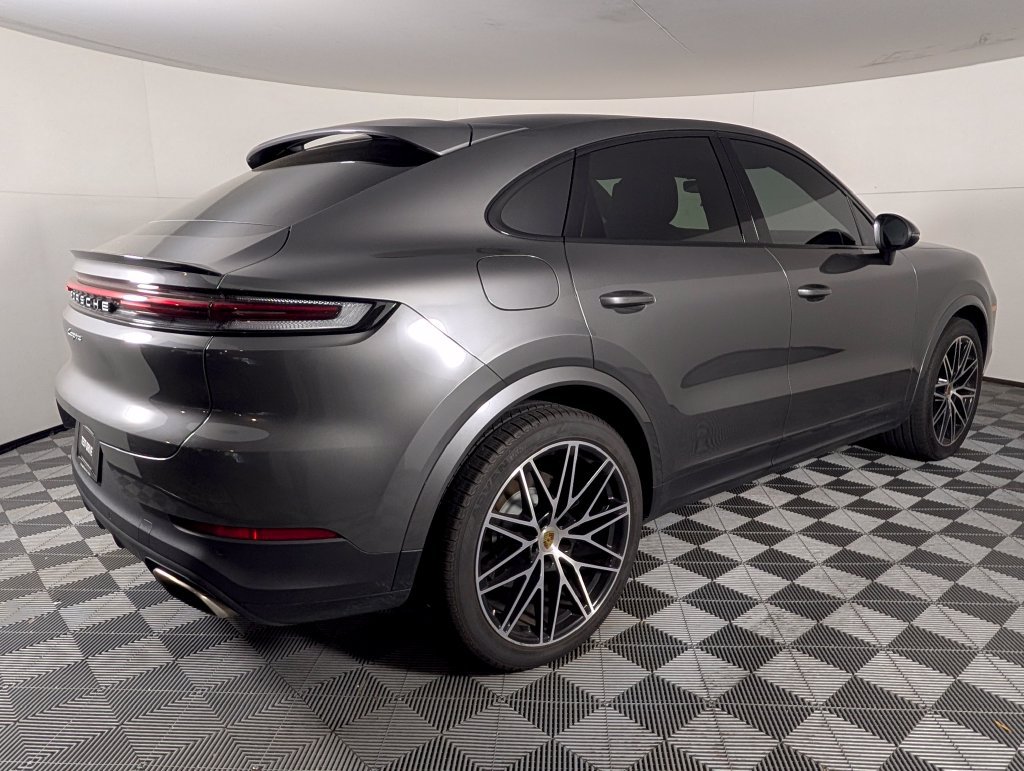 Certified 2024 Porsche Cayenne Coupe AWD/4WD image 7