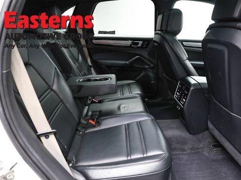 Used 2023 Porsche Cayenne Platinum Edition AWD/4WD image 30