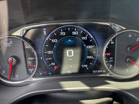Used 2018 GMC Acadia Denali w/ Technology Package AWD/4WD image 9