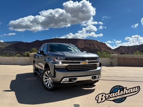 Used 2021 Chevrolet Silverado 1500 High Country w/ Safety Package II image 2
