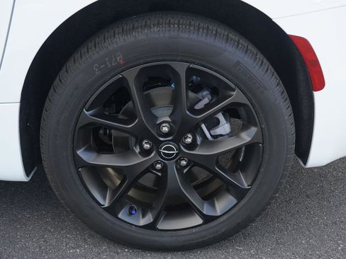 New 2026 Chrysler Pacifica Limited w/ S Appearance Package image 11