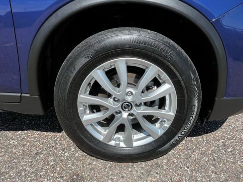 Used 2019 Nissan Rogue SV AWD/4WD image 10