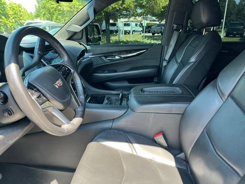 Used 2020 Cadillac Escalade Platinum AWD/4WD image 11
