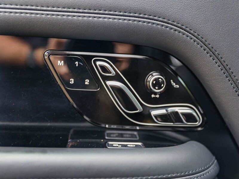 Used 2020 Land Rover Range Rover HSE AWD/4WD image 32