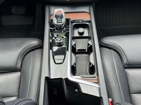 Certified 2023 Volvo XC60 T8 Ultimate w/ Climate Package AWD/4WD image 14