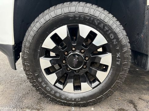 Used 2015 Chevrolet Silverado 2500 High Country image 15