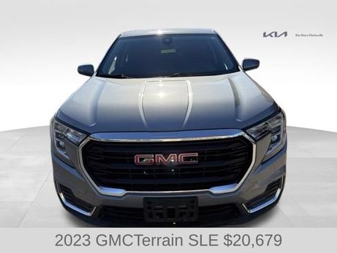 Used 2023 GMC Terrain SLE FWD image 3