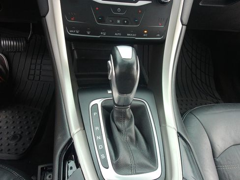 Used 2013 Ford Fusion SE FWD image 20