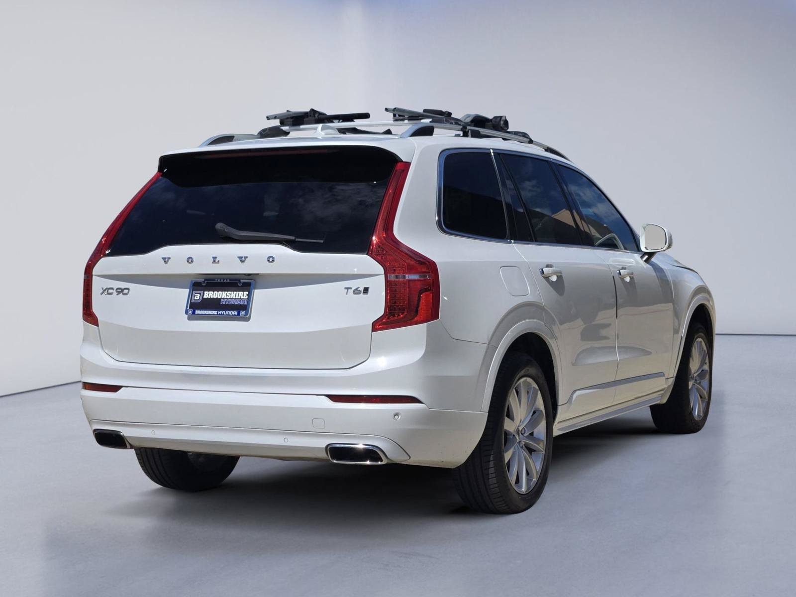 Used 2018 Volvo XC90 T6 Momentum w/ Momentum Plus Package AWD/4WD image 6