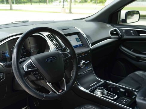 Used 2019 Ford Edge ST w/ Equipment Group 401A AWD/4WD image 16