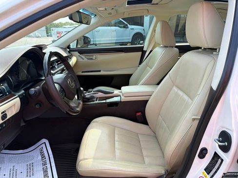 Used 2018 Lexus ES 350 w/ Ultra Luxury Package FWD image 24