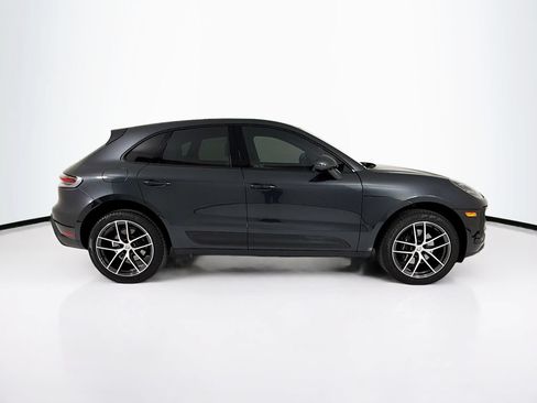 Certified 2025 Porsche Macan AWD/4WD image 8