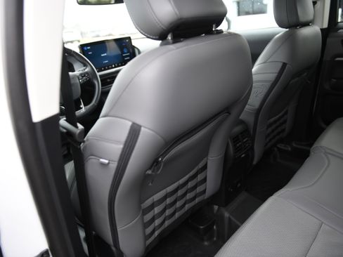 Used 2025 Ford Bronco Sport Badlands image 16