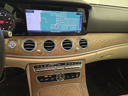 Used 2019 Mercedes-Benz E 450 4MATIC Sedan w/ Driver Assistance Package image 14