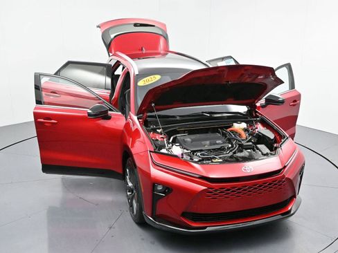 Used 2025 Toyota Crown Signia Limited w/ Advanced Technology Package image 47