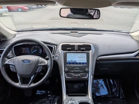 Used 2019 Ford Fusion SEL FWD image 17