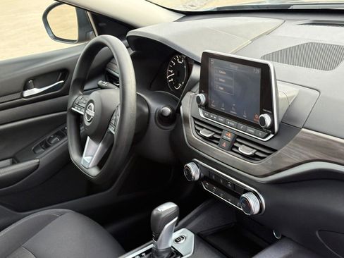 Certified 2025 Nissan Altima 2.5 SV image 38