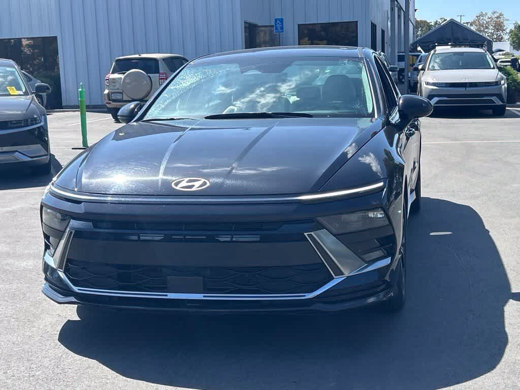 Used 2025 Hyundai Sonata SEL FWD image 1