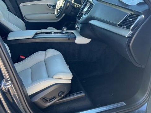 Used 2022 Volvo XC90 T8 R-Design w/ Advanced Package image 29