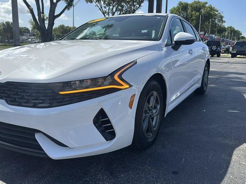 Used 2021 Kia K5 LXS FWD image 2
