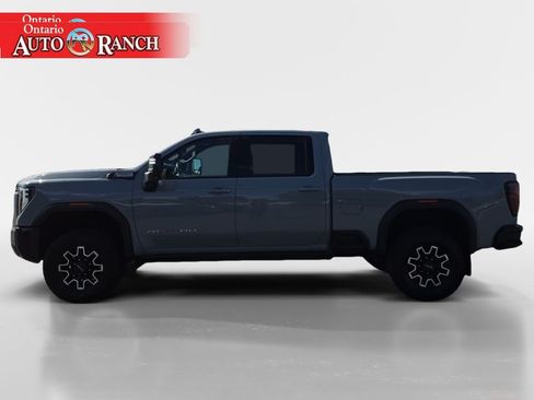 Used 2024 GMC Sierra 2500 AT4X AWD/4WD image 2