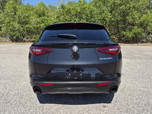 Used 2022 Alfa Romeo Stelvio Sprint RWD image 4