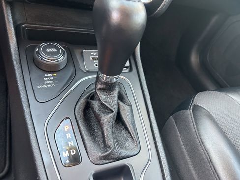 Used 2022 Jeep Cherokee Latitude Lux image 27