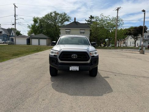 Used 2020 Toyota Tacoma SR AWD/4WD image 2