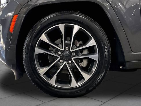Used 2022 Jeep Grand Cherokee Overland AWD/4WD image 11