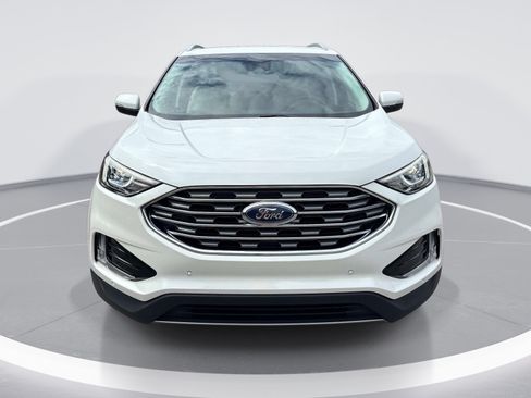 Used 2020 Ford Edge Titanium FWD image 2