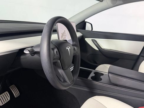 Used 2022 Tesla Model Y Performance AWD/4WD image 30