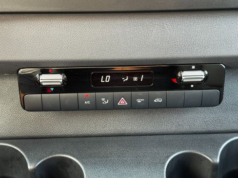 Used 2023 Mercedes-Benz Sprinter 1500 image 28