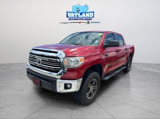 Used 2017 Toyota Tundra SR5 w/ SR5 Upgrade Package AWD/4WD video 1