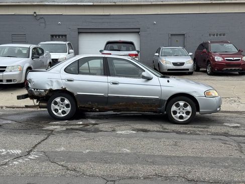 Used 2004 Nissan Sentra S w/ Road Trip Pkg FWD image 5