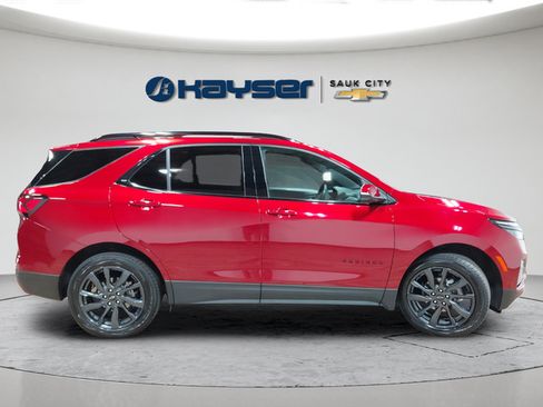Certified 2022 Chevrolet Equinox RS w/ RS Leather Package AWD/4WD image 8