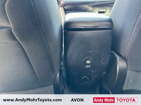 Used 2018 Toyota RAV4 XLE FWD image 32