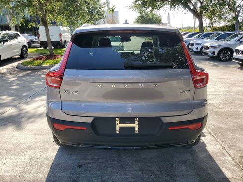 Certified 2026 Volvo XC40 B5 Plus AWD/4WD image 5